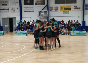 Vuelta a la senda de la victoria con un vendaval ofensivo y un buen juego colectivo