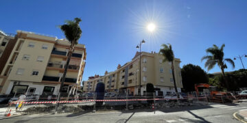 Una rotonda dará fluidez al tráfico y facilitará el acceso al futuro parking junto a la iglesia del Carmen en Estepona