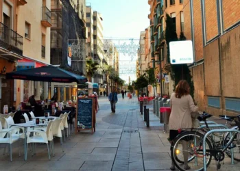 Detienen a unos padres por dejar a su bebé de seis meses solo en una habitación de hotel