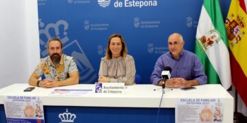 Nueva edición de ‘Escuela de Familias’ en Estepona para abordar asuntos que afectan a jóvenes