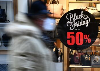 Consumo advierte de desconfiar de anuncios y rebajas llamativas durante el Black Friday