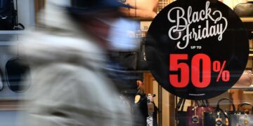 Consumo advierte de desconfiar de anuncios y rebajas llamativas durante el Black Friday