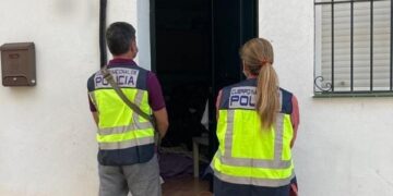 Detienen a una madre y su pareja por tener a tres menores en situación de desprotección