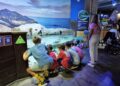 Familias de refugiados de la guerra de Ucrania visitan el Sea Life Benalmádena