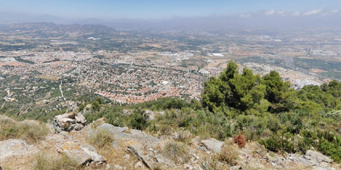 Rescatada una senderista herida en Torremolinos