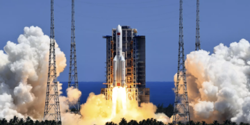 Un cohete chino se estrellará contra la Tierra las próximas horas y podría caer en España