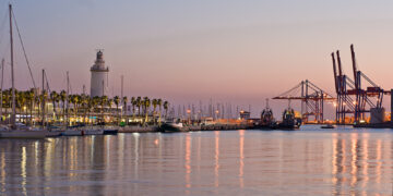 Quince detenidos tras incautar media tonelada de hachís en varias actuaciones en el puerto de Málaga