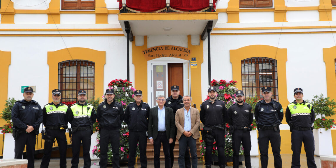 Dos nuevos subinspectores y tres oficiales para la Policía Local de San Pedro Alcántara