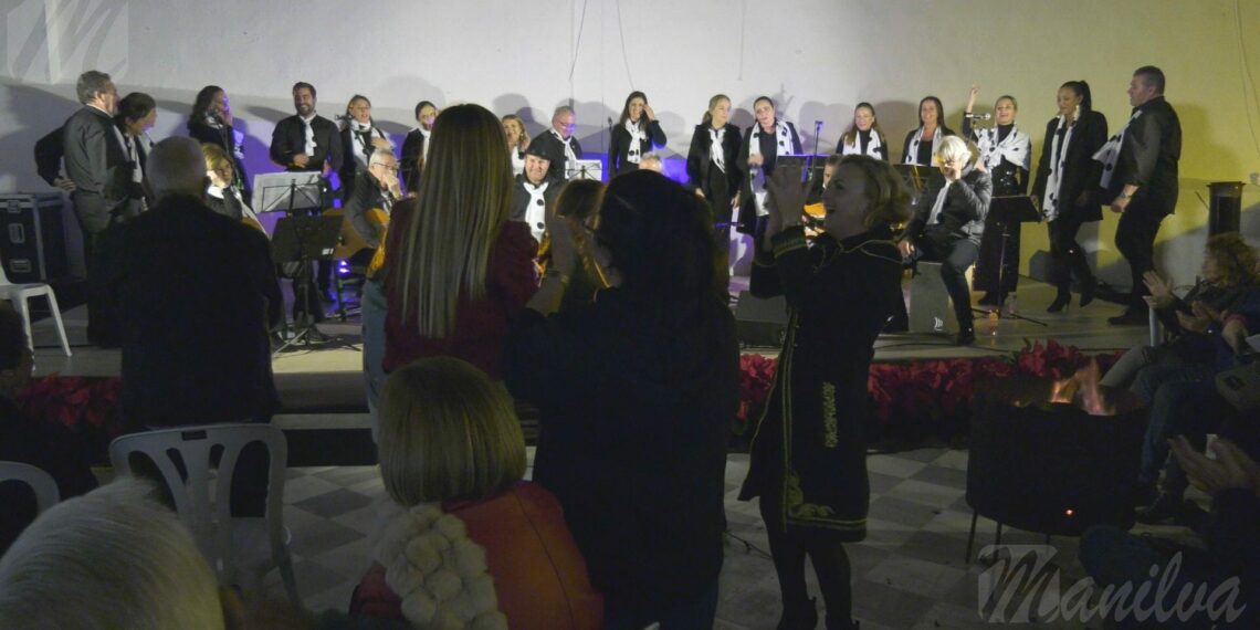 Gran ambiente en la Zambomba Flamenca de Manilva