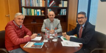 Mario Jiménez trata con la Junta de Andalucía la adhesión de Manilva a la Red Andaluza de Ciudades Industriales