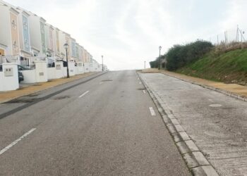 Los trabajos de limpieza y mantenimiento se intensifican en Casares Costa