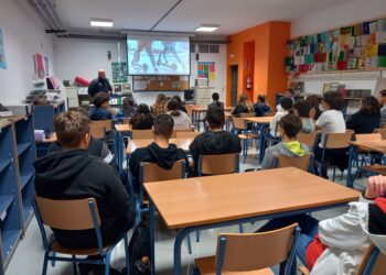 Charlas formativas a los jóvenes esteponeros acerca del uso de patinetes eléctricos y similares