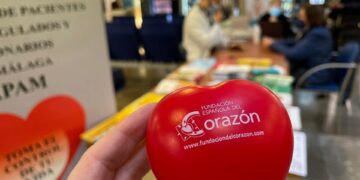 Más de un centenar de usuarios participan en la campaña de detección precoz de arritmias en el Clínico