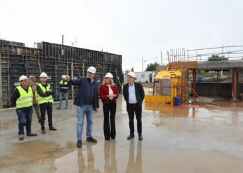 Las obras del pabellón polideportivo que se construye en el ensanche sur de San Pedro están al 30% de ejecución