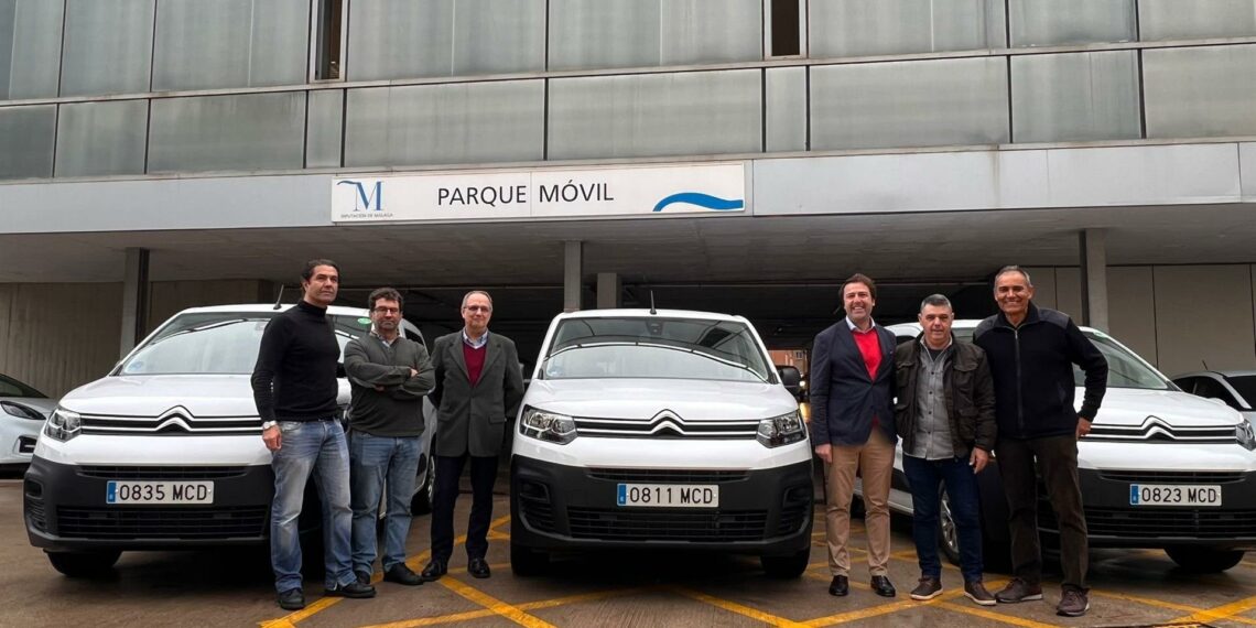 Diputación incorpora 50 vehículos eléctricos e híbridos autorrecargables a su flota del parque móvil