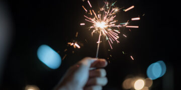 La pirotecnia sigue prohibida en Torremolinos para proteger a menores con TEA, bebés, mayores y mascotas