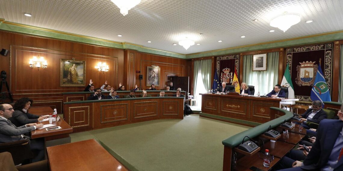 Marbella aprueba inicialmente sus presupuestos con el rechazo de la oposición