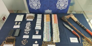 Dos detenidos, uno de ellos menor, tras desarticular un punto de droga en un domicilio de Marbella