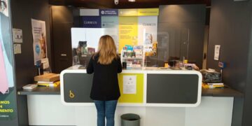 Correos amplía el servicio de su oficina de Benalmádena Costa