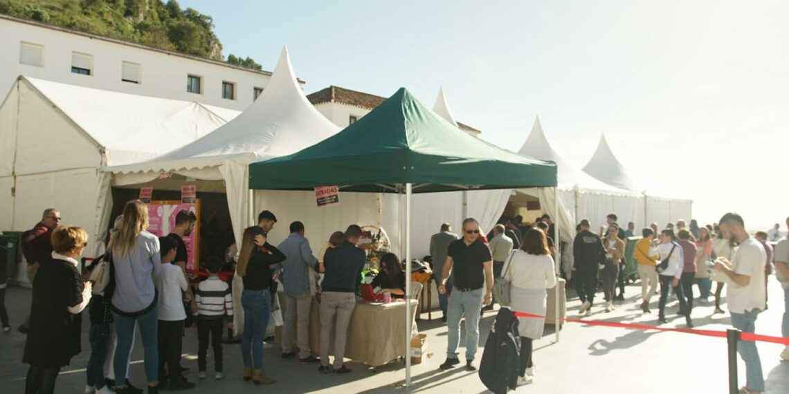 El pueblo de Casares recauda más de 20.000€ para ayudar a una vecina que necesita financiar un tratamiento contra el cáncer
