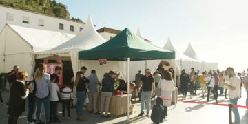 El pueblo de Casares recauda más de 20.000€ para ayudar a una vecina que necesita financiar un tratamiento contra el cáncer