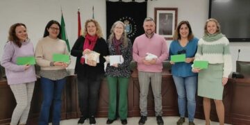 Los mercadillos solidarios recaudan más de 2.500 euros en favor de Luisana