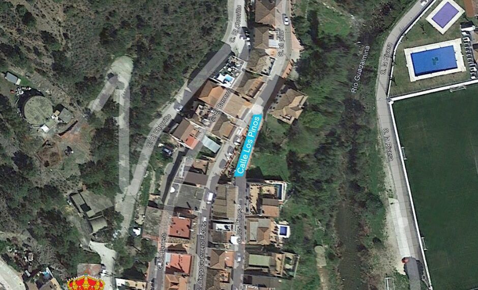 Trabajos de mejora en la calle Los Pinos de Benahavís