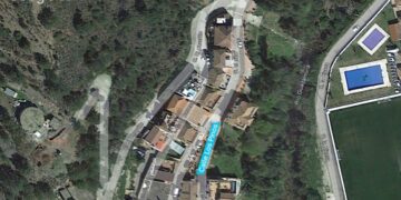 Trabajos de mejora en la calle Los Pinos de Benahavís