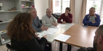 Ayuntamiento y el sector del taxi se reúnen para mejorar el servicio 