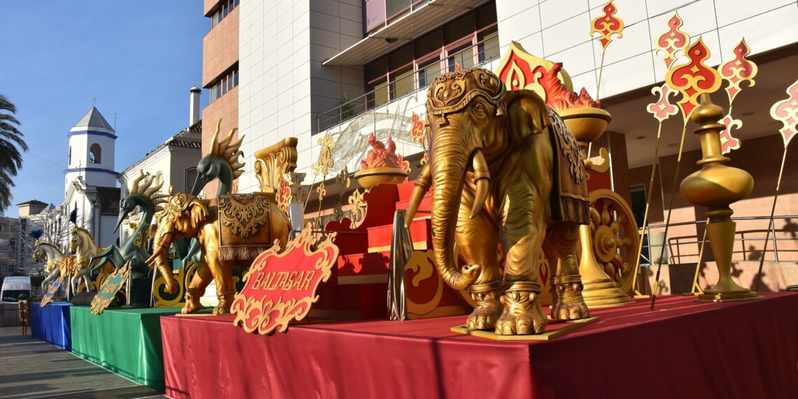 Fuengirola organiza una recepción con los pajes de los Reyes Magos en la plaza de España