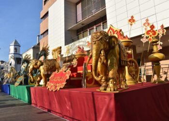 Fuengirola organiza una recepción con los pajes de los Reyes Magos en la plaza de España