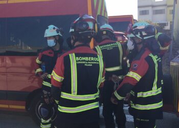 Cuatro personas intoxicadas por humo tras el incendio de una vivienda en Coín