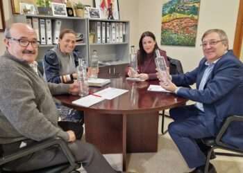 Ayuntamiento de Estepona e Hidralia abonan hasta 163.000 euros de recibos a familias con dificultades económicas