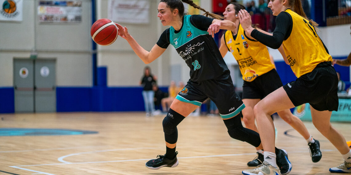 Jone Azkue abandona el CAB Estepona