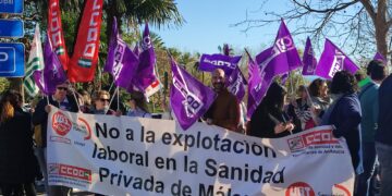 Concentración en defensa del personal de la sanidad privada de Málaga