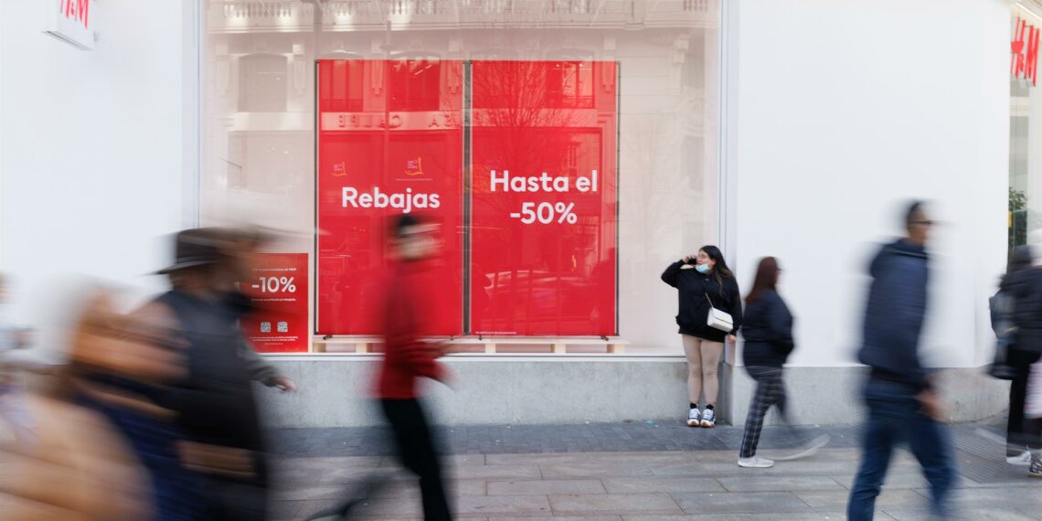 Arrancan las rebajas este sábado en tiendas físicas para Indetex y el Corte Inglés