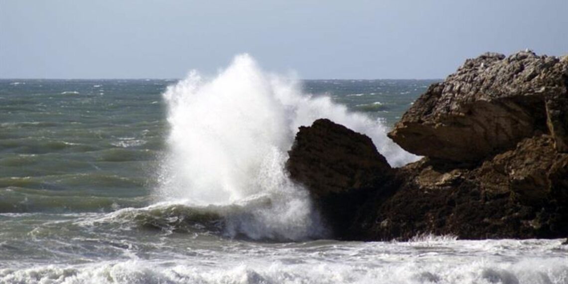 Alerta amarilla este domingo en Málaga por fenómenos costeros