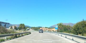 Casares y Diputación anuncian el proyecto de embellecimiento de la carretera de Casares Costa