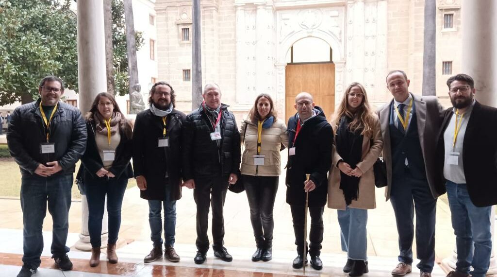 El Parlamento rechaza la iniciativa de 93 ayuntamientos, entre ellos Casares, contra la “proliferación masiva” de fotovoltaicas en zonas rurales