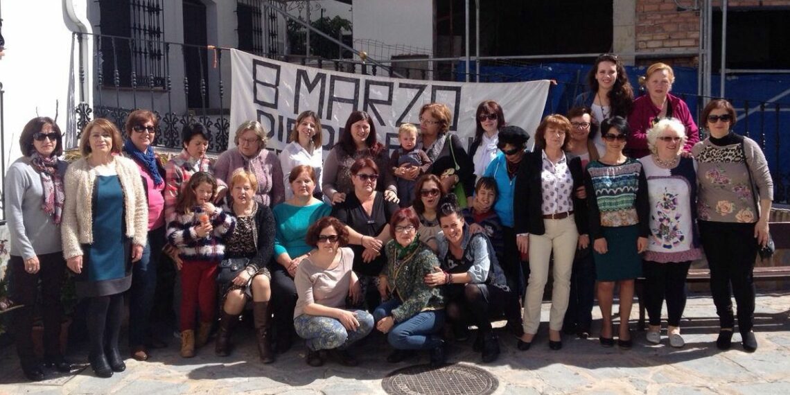 Casares concede Mención Honorífica a todas las mujeres de la Asociación Grecina de Villarraguz