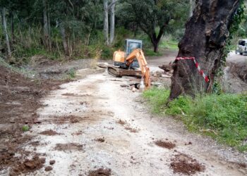 El Ayuntamiento de Casares construye un nuevo paso en la garganta de la Acedías