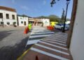 El Ayuntamiento de Casares realiza trabajos de pintado de señalización vial y plazas de aparcamiento