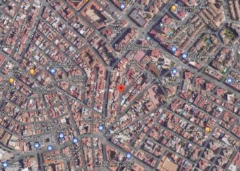 Tres personas, una de ellas menor, resultan afectadas en un incendio de vivienda en Fuengirola