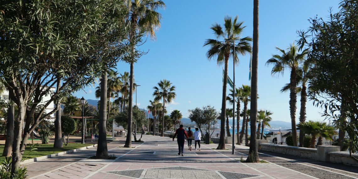 Finalizan los trabajos de reforma del Paseo Marítimo en la zona este de Puerto Banús