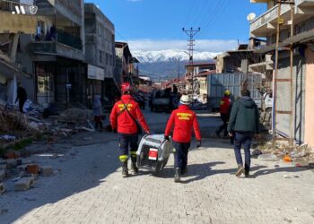 Regresan los bomberos de Estepona y Manilva tras finalizar la búsqueda de personas en los terremotos de Turquía