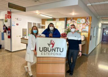 El colectivo Ubuntu de Estepona dona mobiliario y material pediátrico al Hospital Costa del Sol