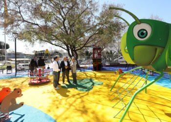 Finalizan las obras del parque infantil del bulevar Ashmawi en Marbella