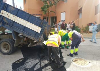Trabajos de mejora del asfalto de Manilva Beach
