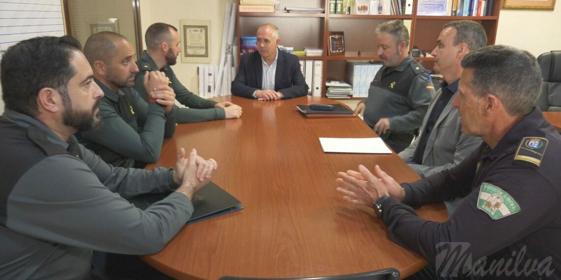 Reunión de seguridad con Policía Local y Guardia Civil en Manilva