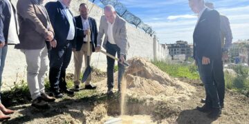 Colocada la primera piedra de la Senda Peatonal entre Manilva y Sabinillas